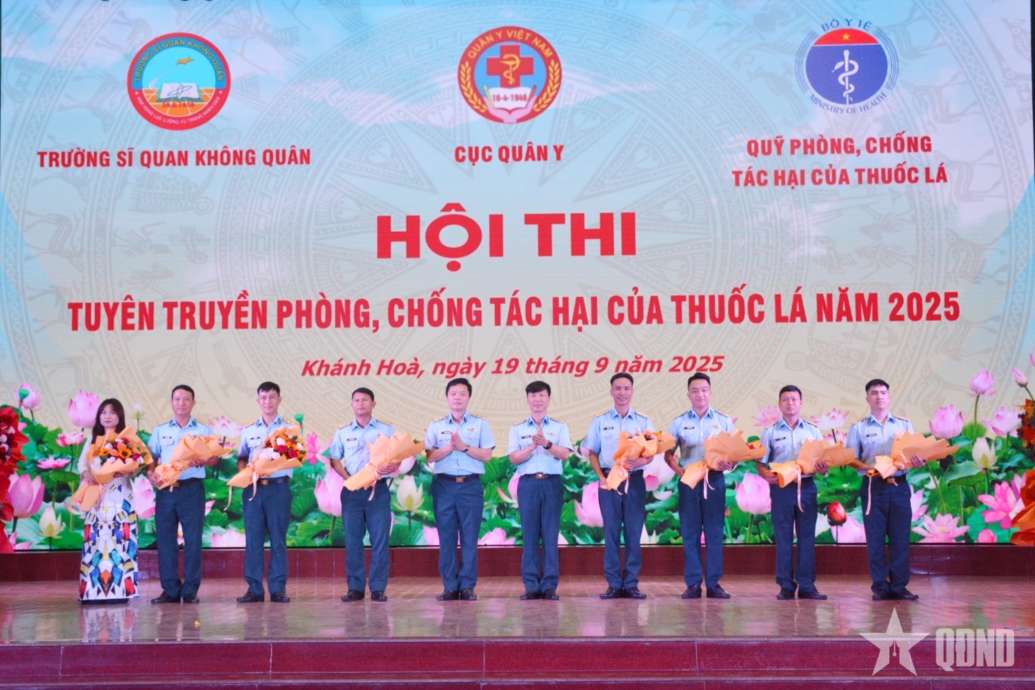 8 đội thi tuyên truyền phòng, chống tác hại của thuốc lá tại Trường Sĩ quan Không quân